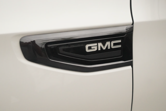 Used 2023 GMC Yukon Denali Ultimate AWD/4WD image 40