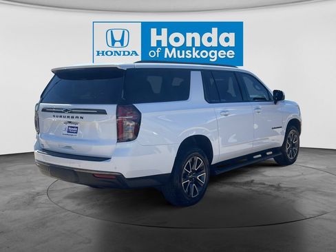 Used 2022 Chevrolet Suburban Z71 w/ Luxury Package AWD/4WD image 5