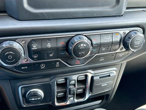 Used 2022 Jeep Wrangler Unlimited Sport AWD/4WD image 31