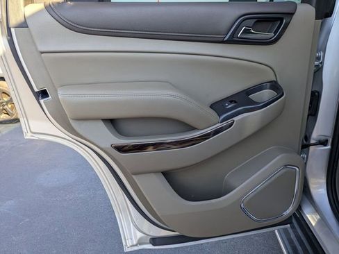 Used 2017 GMC Yukon SLT w/ Premium Edition image 26