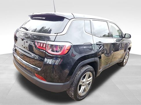 Used 2024 Jeep Compass Sport image 6