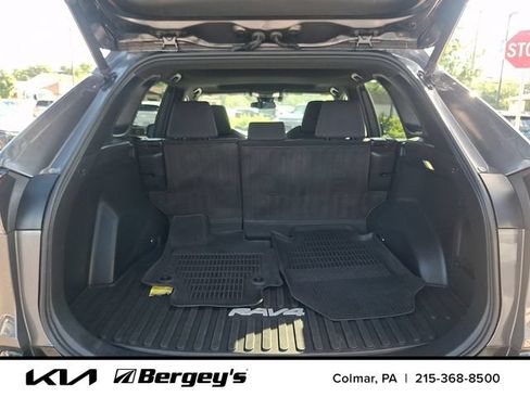 Used 2022 Toyota RAV4 SE w/ Convenience Package AWD/4WD image 30