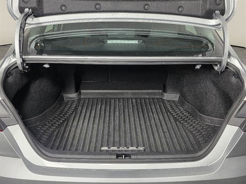 Used 2025 Toyota Camry LE w/ Convenience Package image 18