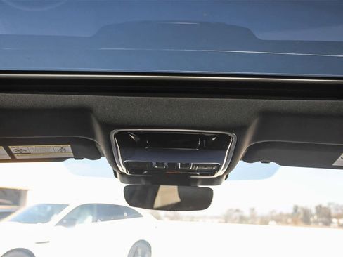 New 2026 Land Rover Range Rover Velar Dynamic SE image 15