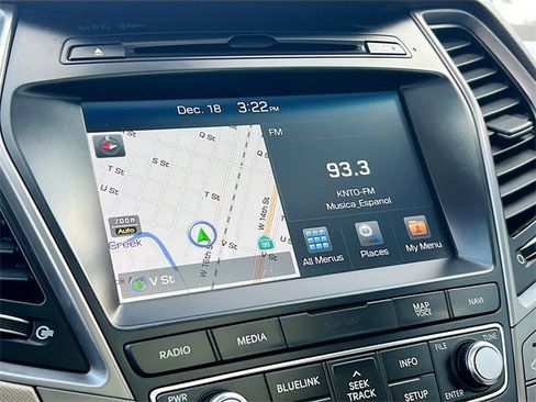 Used 2018 Hyundai Santa Fe SE image 15