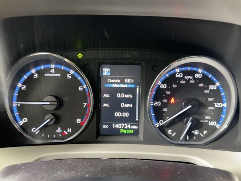 Used 2018 Toyota RAV4 Limited w/ Advanced Technology Package image 17