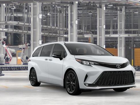 New 2026 Toyota Sienna XSE FWD image 17