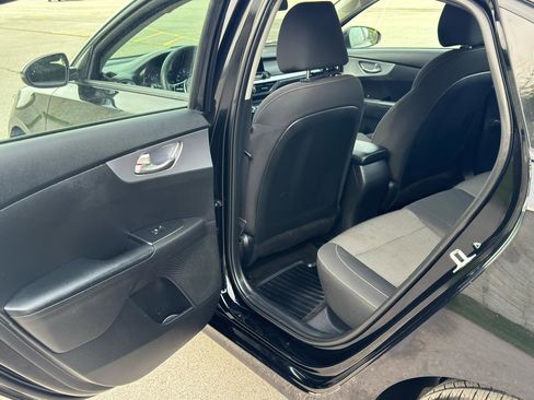 Used 2022 Kia Forte LXS w/ LXS Technology Package image 34