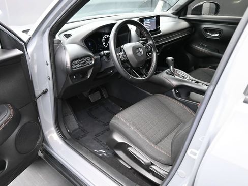 Used 2023 Honda HR-V Sport image 2