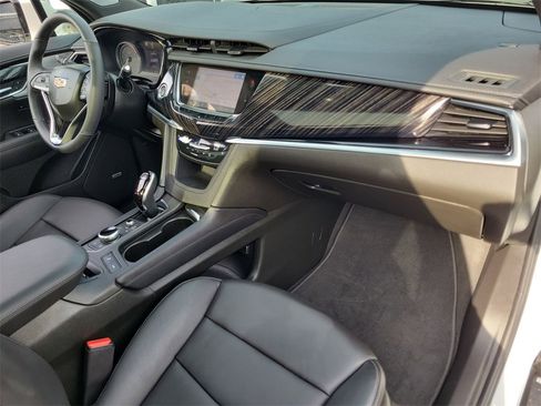 Used 2025 Cadillac XT6 Premium Luxury w/ Technology Package image 29