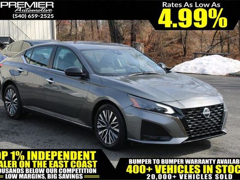 Used 2024 Nissan Altima 2.5 SV image 1