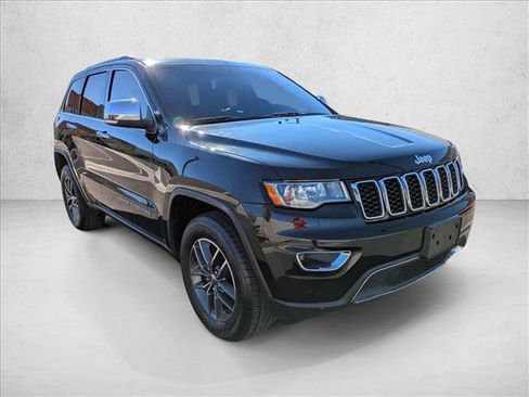 Used 2017 Jeep Grand Cherokee Limited image 3