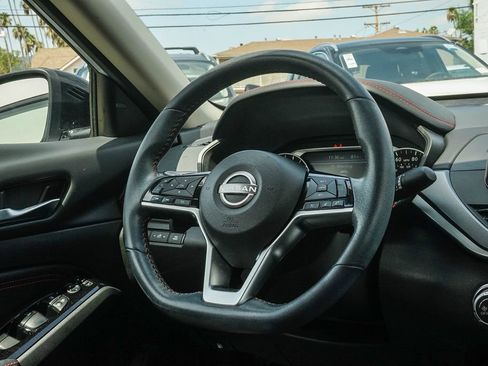 Certified 2023 Nissan Altima 2.5 SR FWD image 15