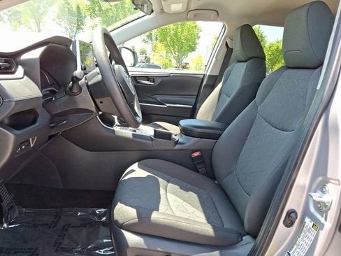 Used 2024 Toyota RAV4 XLE AWD/4WD image 13