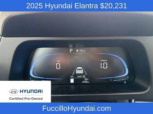 Certified 2025 Hyundai Elantra SE image 13
