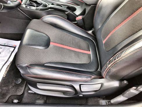 Used 2019 Hyundai Veloster Turbo image 12