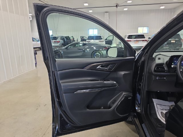Used 2026 Chevrolet Traverse High Country AWD/4WD image 24