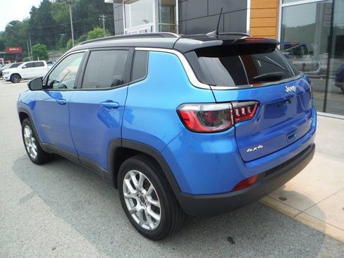 Used 2025 Jeep Compass Limited AWD/4WD image 12