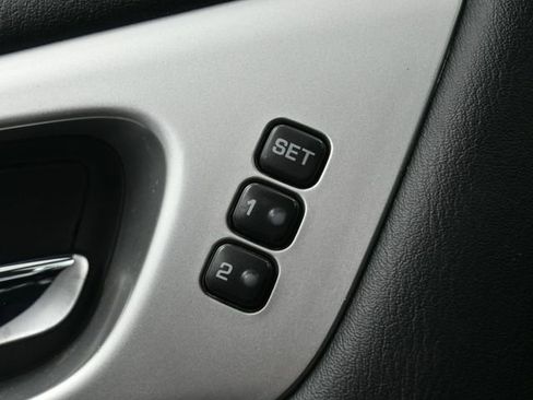 Used 2020 Nissan Pathfinder SL image 38