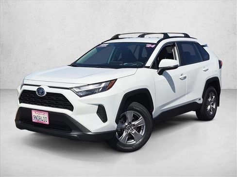 Used 2024 Toyota RAV4 XLE AWD/4WD image 1