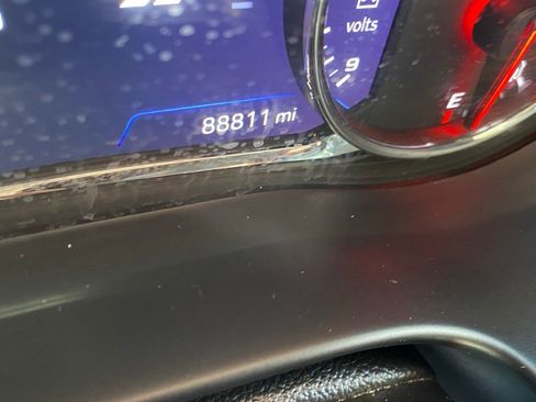 Used 2020 GMC Acadia Denali image 5