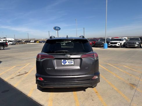 Used 2016 Toyota RAV4 LE image 6