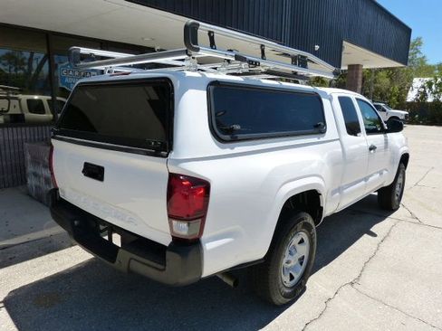 Used 2022 Toyota Tacoma SR image 5