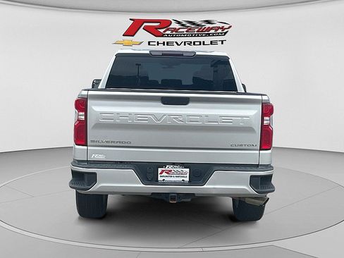 Used 2020 Chevrolet Silverado 1500 Custom w/ Custom Value Package RWD image 4