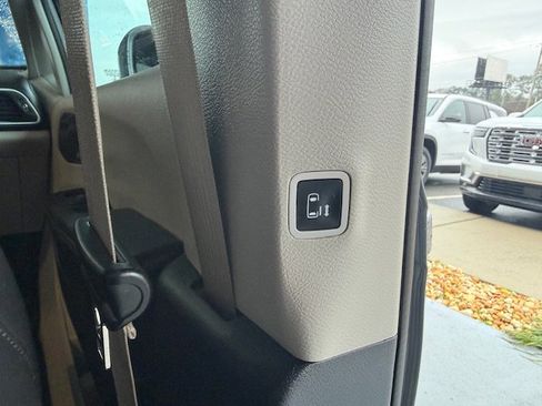 Used 2020 Chrysler Pacifica Touring-L image 20