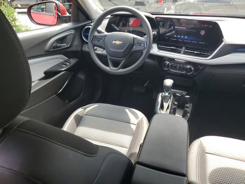Used 2026 Chevrolet Trax LT image 12