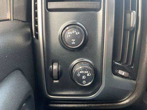 Used 2018 Chevrolet Silverado 1500 LT w/ All Star Edition AWD/4WD image 18