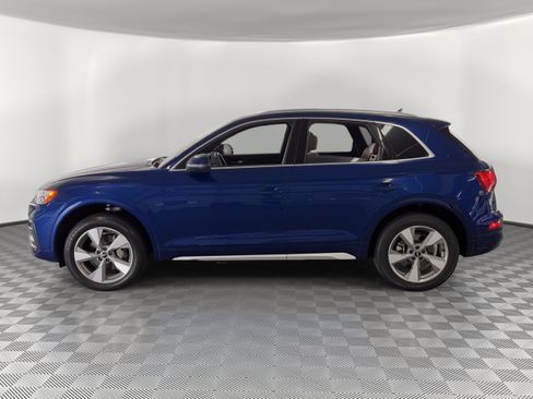 Used 2023 Audi Q5 2.0T Premium Plus w/ Premium Plus Package AWD/4WD image 2