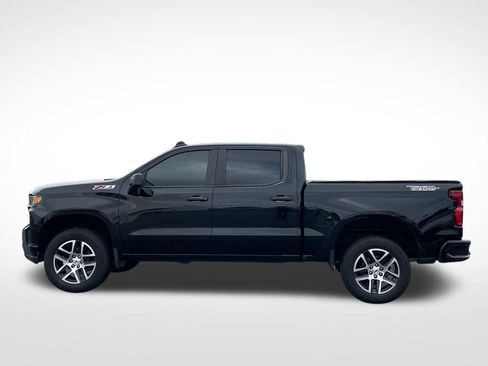 Used 2020 Chevrolet Silverado 1500 Custom Trail Boss w/ Custom Convenience Package AWD/4WD image 2