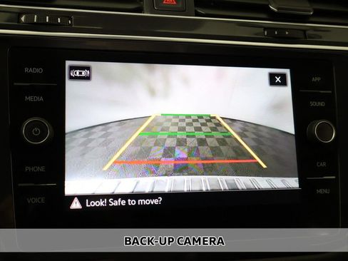 Used 2022 Volkswagen Tiguan SE FWD image 4