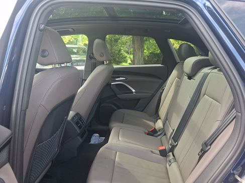 Used 2025 Audi Q5 Premium w/ Convenience Package AWD/4WD image 9
