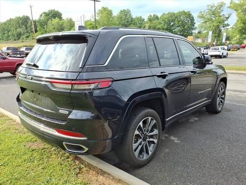 Used 2023 Jeep Grand Cherokee Overland w/ Adv Protech Group III AWD/4WD image 9