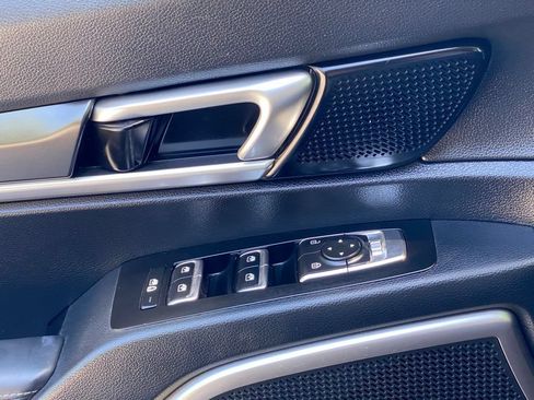 Used 2025 Kia Telluride S AWD/4WD image 25