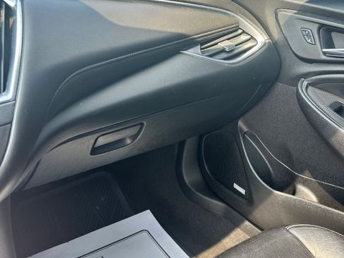 Used 2016 Chevrolet Malibu LT w/ Leather Package FWD image 13