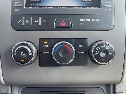Used 2017 Chevrolet Traverse LS AWD/4WD image 15