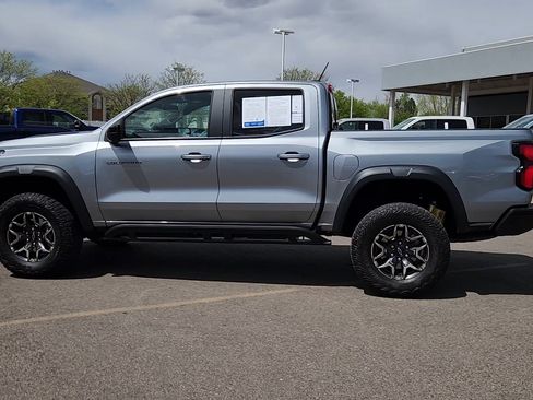 Used 2024 Chevrolet Colorado ZR2 w/ Technology Package AWD/4WD image 23