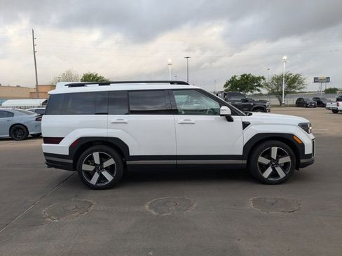 Used 2025 Hyundai Santa Fe Limited image 4