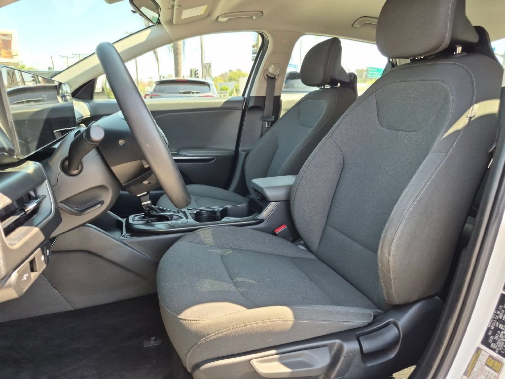 Used 2025 Kia K4 FWD image 25