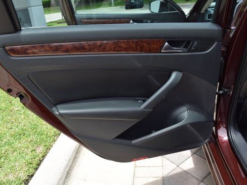 Used 2013 Volkswagen Passat TDI SEL Premium FWD image 73