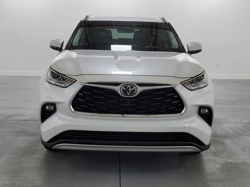 Certified 2022 Toyota Highlander Platinum image 3