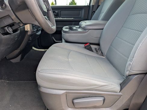 Used 2018 RAM 1500 Express AWD/4WD image 7