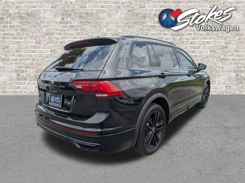 Certified 2022 Volkswagen Tiguan SE R-Line FWD image 4