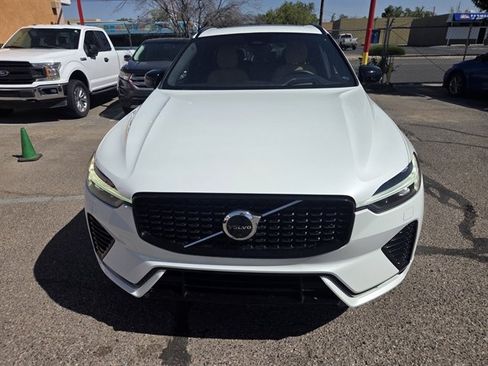 Used 2023 Volvo XC60 B5 Ultimate w/ Climate Package AWD/4WD image 4