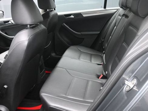 Used 2018 Volkswagen Jetta SE FWD image 21