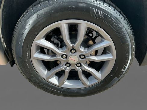 Used 2024 GMC Terrain SLT AWD/4WD image 14