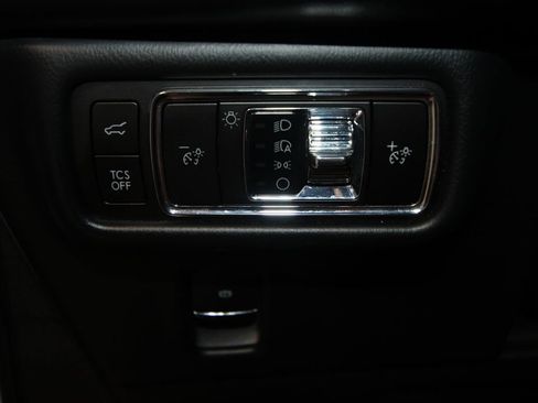 Used 2023 Lincoln Nautilus FWD image 11